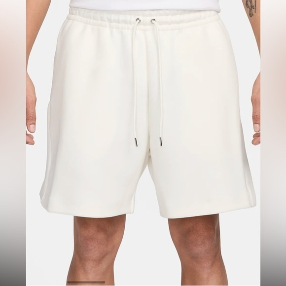 Nike Sportswear Tech Fleece Reimagined Men's 2024 Fleece Shorts Cream L Gym - Picture 1 of 16